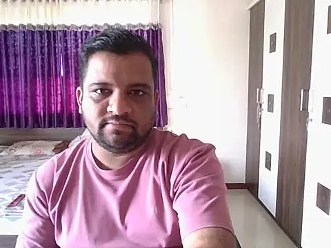 Snapshot of dhruv_love chatting on 10-28-25, 04:16 dhruv love online show from 10-28-25, 04:16