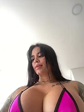 LaraHenao online show from 02-04-26, 03:51