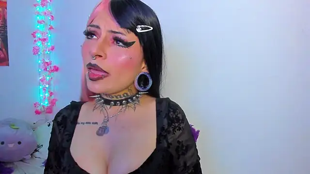 Rainnbow  online show from 11-24-25, 04:23