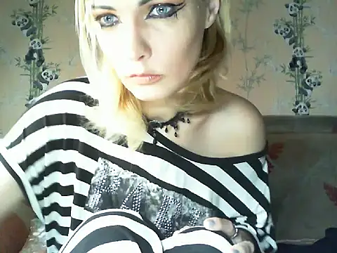 Snapshot of WildMissNiks chatting on 07-21-26, 06:38 WildMissNiks online show from 07-21-26, 06:38