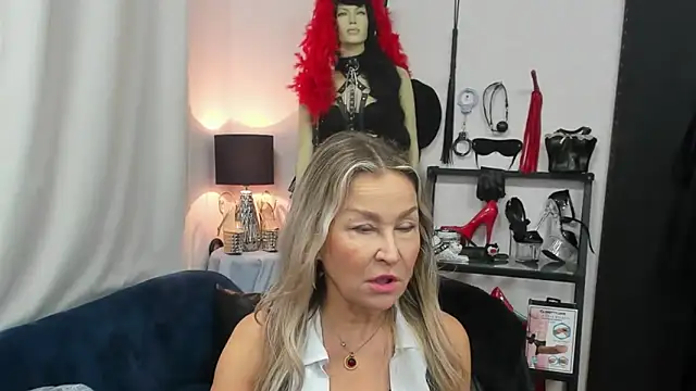 crystaLUX online show from 10-30-25, 05:09