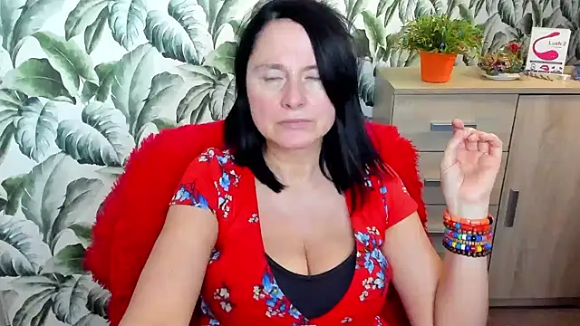 Snapshot of Ellennaughty chatting on 02-17-25, 10:03 Ellennaughty online show from 02-17-25, 10:03