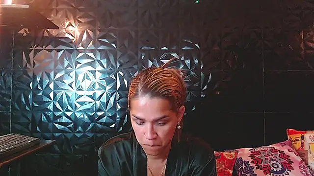 Snapshot of PINK__LOLA1 chatting on 06-11-26, 02:53 PINK LOLA1 online show from 06-11-26, 02:53