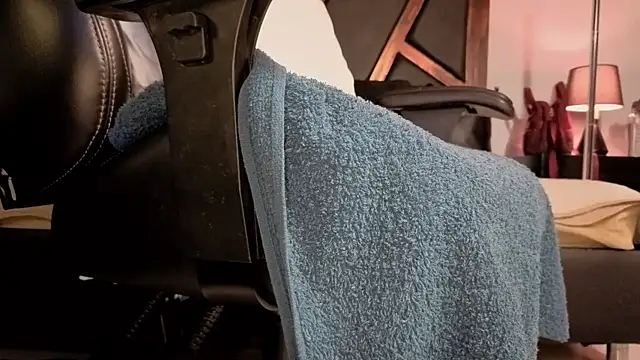 Snapshot of donnasoto chatting on 02-07-26, 12:42 donnasoto online show from 02-07-26, 12:42