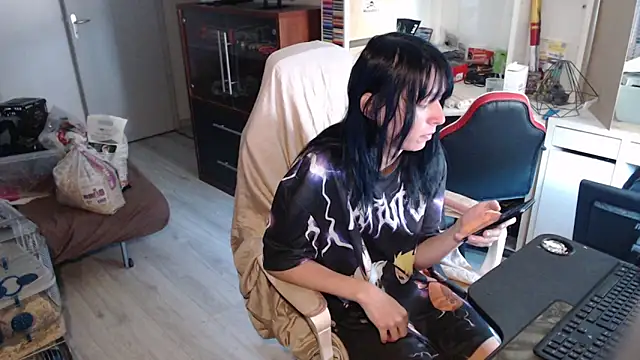 Snapshot of missthon0 chatting on 06-24-26, 11:53 missthon0 online show from 06-24-26, 11:53