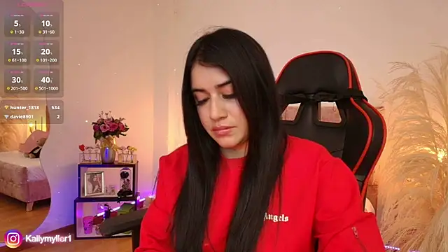 Snapshot of KallyMyller1 chatting on 01-07-25, 10:19 KallyMyller1 online show from 01-07-25, 10:19