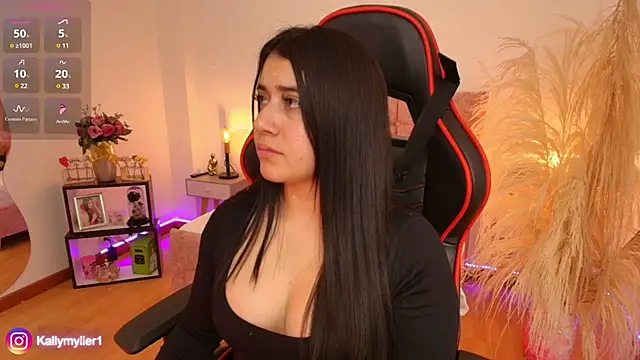 Snapshot of KallyMyller1 chatting on 01-08-25, 07:13 KallyMyller1 online show from 01-08-25, 07:13