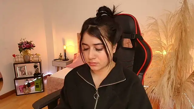 Snapshot of KallyMyller1 chatting on 01-09-25, 01:18 KallyMyller1 online show from 01-09-25, 01:18