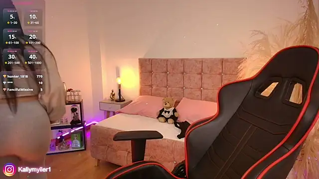 Snapshot of KallyMyller1 chatting on 01-17-25, 10:45 KallyMyller1 online show from 01-17-25, 10:45