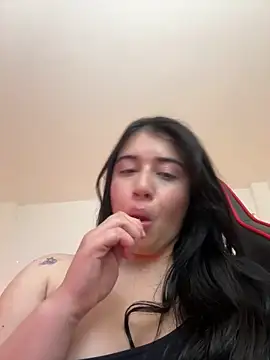 Snapshot of KallyMyller1 chatting on 01-23-25, 10:33 KallyMyller1 online show from 01-23-25, 10:33