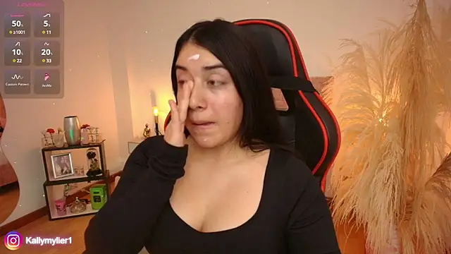 Snapshot of KallyMyller1 chatting on 01-24-25, 07:39 KallyMyller1 online show from 01-24-25, 07:39