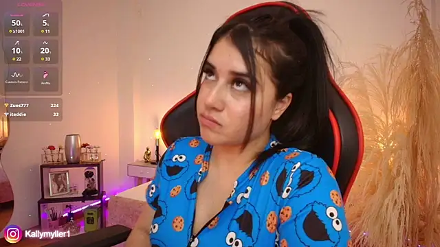 Snapshot of KallyMyller1 chatting on 01-28-25, 10:45 KallyMyller1 online show from 01-28-25, 10:45