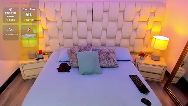 MiaYMolly online show from 01-10-26, 10:39