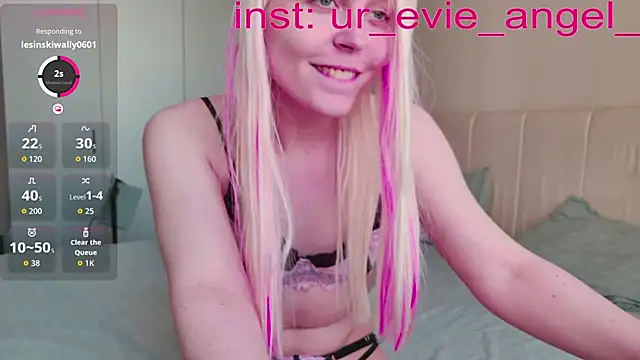 Evelyn rabbit online show from 03-30-26, 09:21