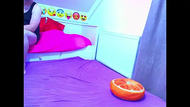 evehotty online show from 11-18-25, 08:02