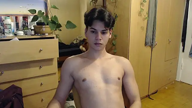 Snapshot of tomas_boy20 chatting on 12-27-24, 09:11 tomas boy20 online show from 12-27-24, 09:11