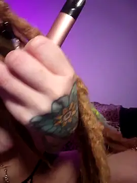 LucidLucy online show from 11-28-25, 01:30