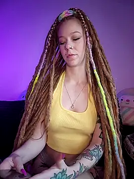 LucidLucy online show from 04-15-26, 03:52