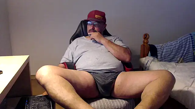 Snapshot of fraboys chatting on 04-23-26, 02:41 fraboys online show from 04-23-26, 02:41