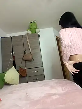 Snapshot of emily_honter chatting on 01-24-25, 04:49 emily honter online show from 01-24-25, 04:49