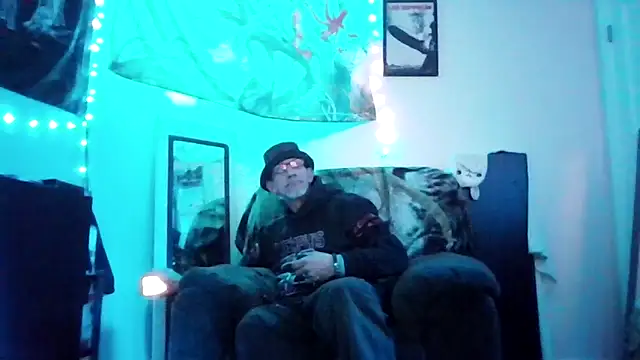 Snapshot of justinewe69 chatting on 02-28-26, 04:35 justinewe69 online show from 02-28-26, 04:35