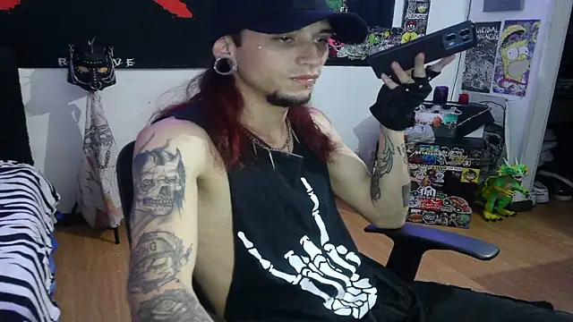 Snapshot of davidroses420 chatting on 01-03-25, 12:33 davidroses420 online show from 01-03-25, 12:33