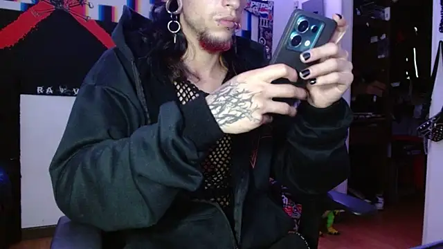 Snapshot of davidroses420 chatting on 03-06-25, 01:27 davidroses420 online show from 03-06-25, 01:27