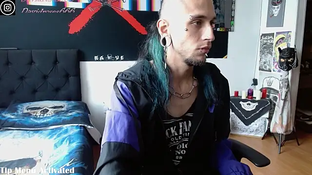 Snapshot of davidroses420 chatting on 10-05-25, 07:01 davidroses420 online show from 10-05-25, 07:01