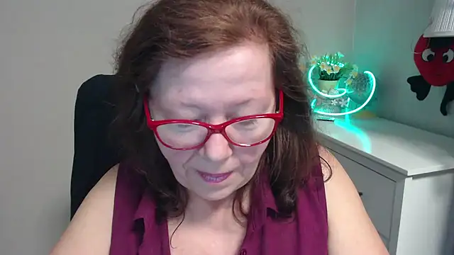 Adelewildx online show from 03-10-25, 07:42