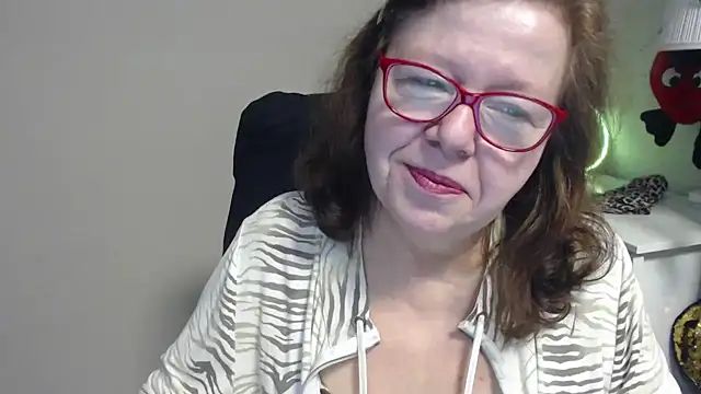 Adelewildx online show from 03-18-25, 07:19