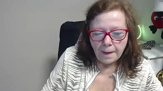 Adelewildx online show from 03-18-25, 10:25
