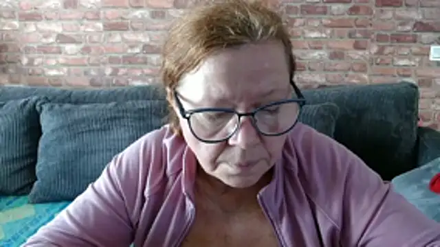 Snapshot of Adelewildx chatting on 11-08-25, 11:21 Adelewildx online show from 11-08-25, 11:21