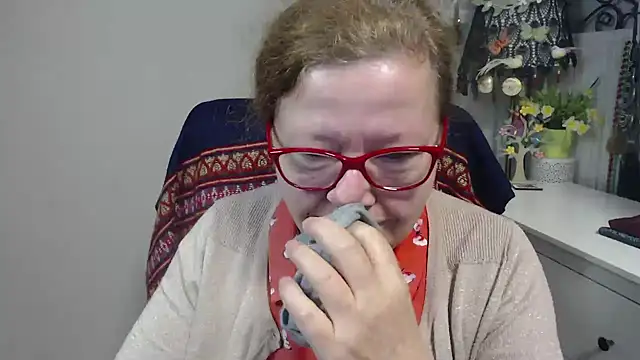 Snapshot of Adelewildx chatting on 11-10-25, 05:06 Adelewildx online show from 11-10-25, 05:06