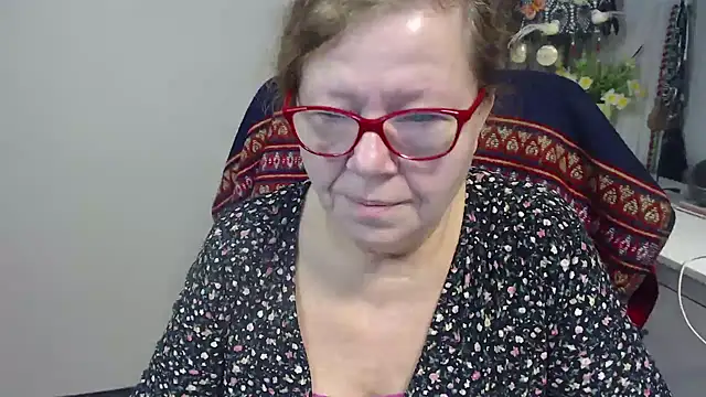 Snapshot of Adelewildx chatting on 11-11-25, 04:56 Adelewildx online show from 11-11-25, 04:56