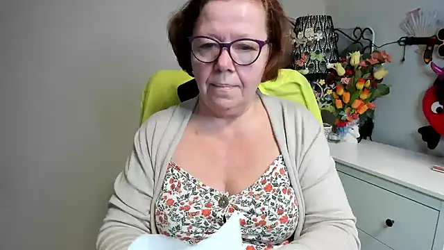 Adelewildx online show from 05-20-26, 03:34
