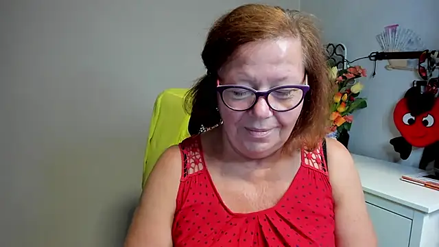 Snapshot of Adelewildx chatting on 06-26-26, 01:54 Adelewildx online show from 06-26-26, 01:54