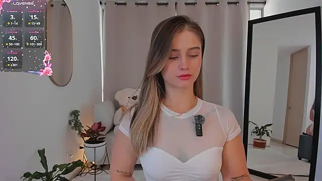 roxie gates  online show from 09-27-25, 04:34