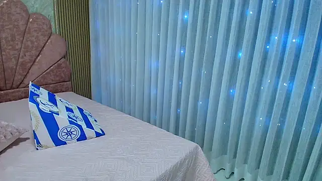 Snapshot of emyli_sw_ chatting on 10-31-25, 03:07 emyli sw online show from 10-31-25, 03:07