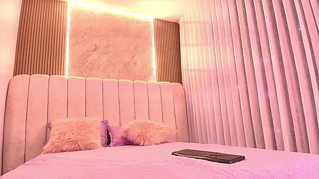 Snapshot of emyli_sw_ chatting on 12-05-25, 03:04 emyli sw online show from 12-05-25, 03:04