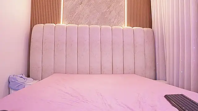 Snapshot of emyli_sw_ chatting on 02-28-26, 03:07 emyli sw online show from 02-28-26, 03:07