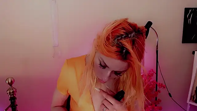 AnnieGOld  online show from 12-28-24, 02:11