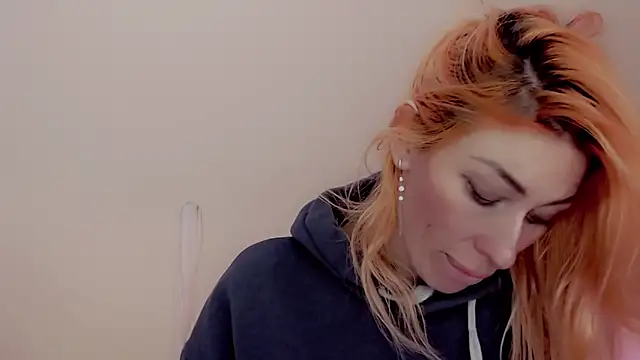 AnnieGOld  online show from 01-06-25, 09:19