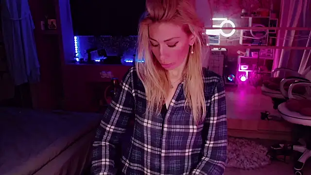 AnnieGOld  online show from 09-19-25, 01:18