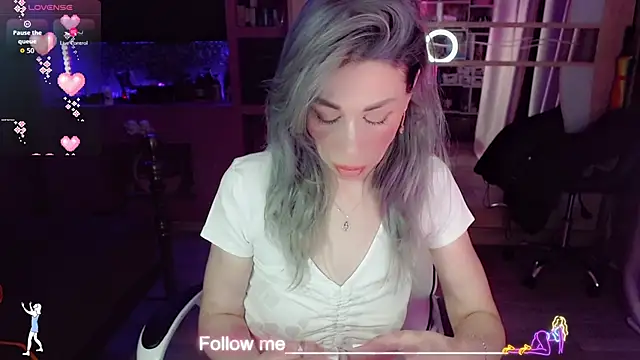 AnnieGOld  online show from 02-06-26, 08:23