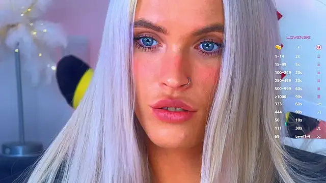 mikkixmeow online show from 01-29-25, 09:55