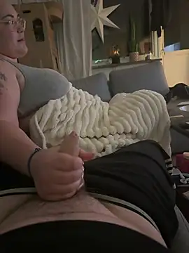 adam123456654321 online show from 01-15-25, 06:08