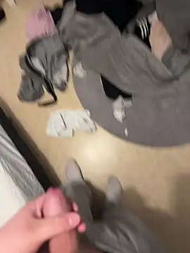 adam123456654321 online show from 04-18-26, 07:45