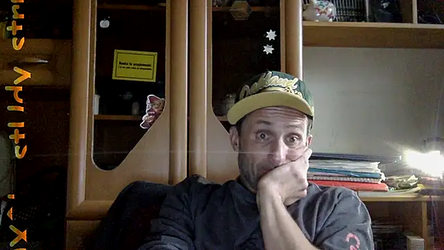 Snapshot of FireFox_Feel chatting on 11-11-25, 12:49 FireFox Feel online show from 11-11-25, 12:49