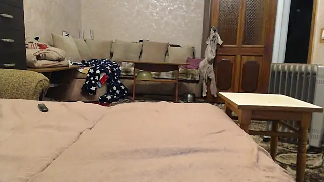 Amy August online show from 02-05-26, 05:01