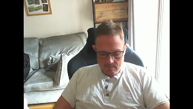 Snapshot of ZebedeePirate chatting on 03-18-25, 04:04 ZebedeePirate online show from 03-18-25, 04:04